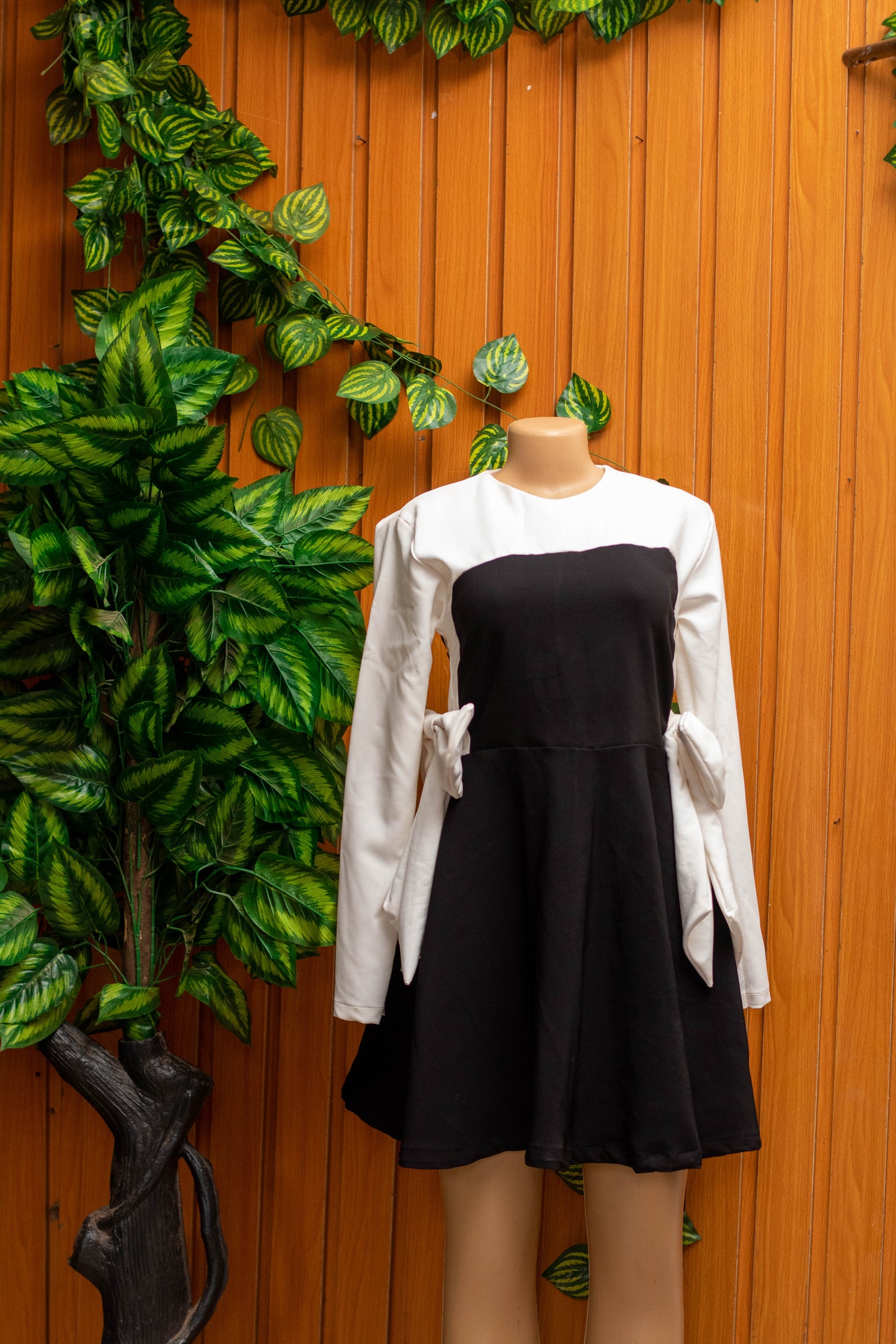 Short long sleeve gown